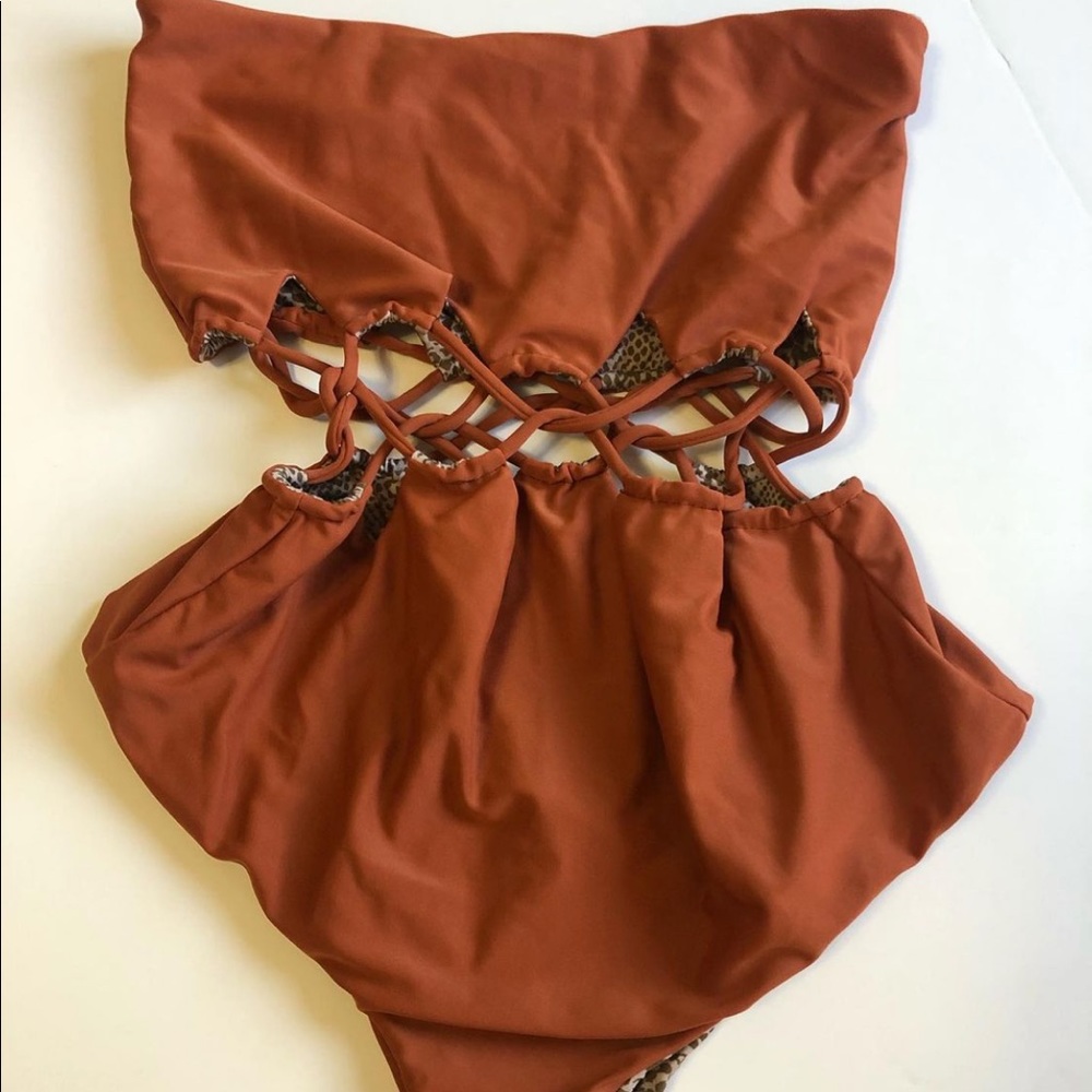 Acacia one piece. Large